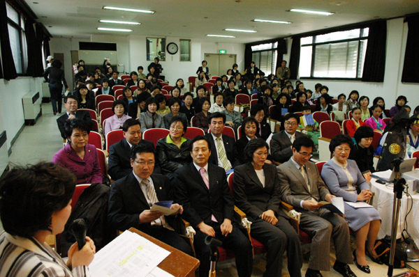 강남청소년 수련관 개관 15주년 기념 행사 참석