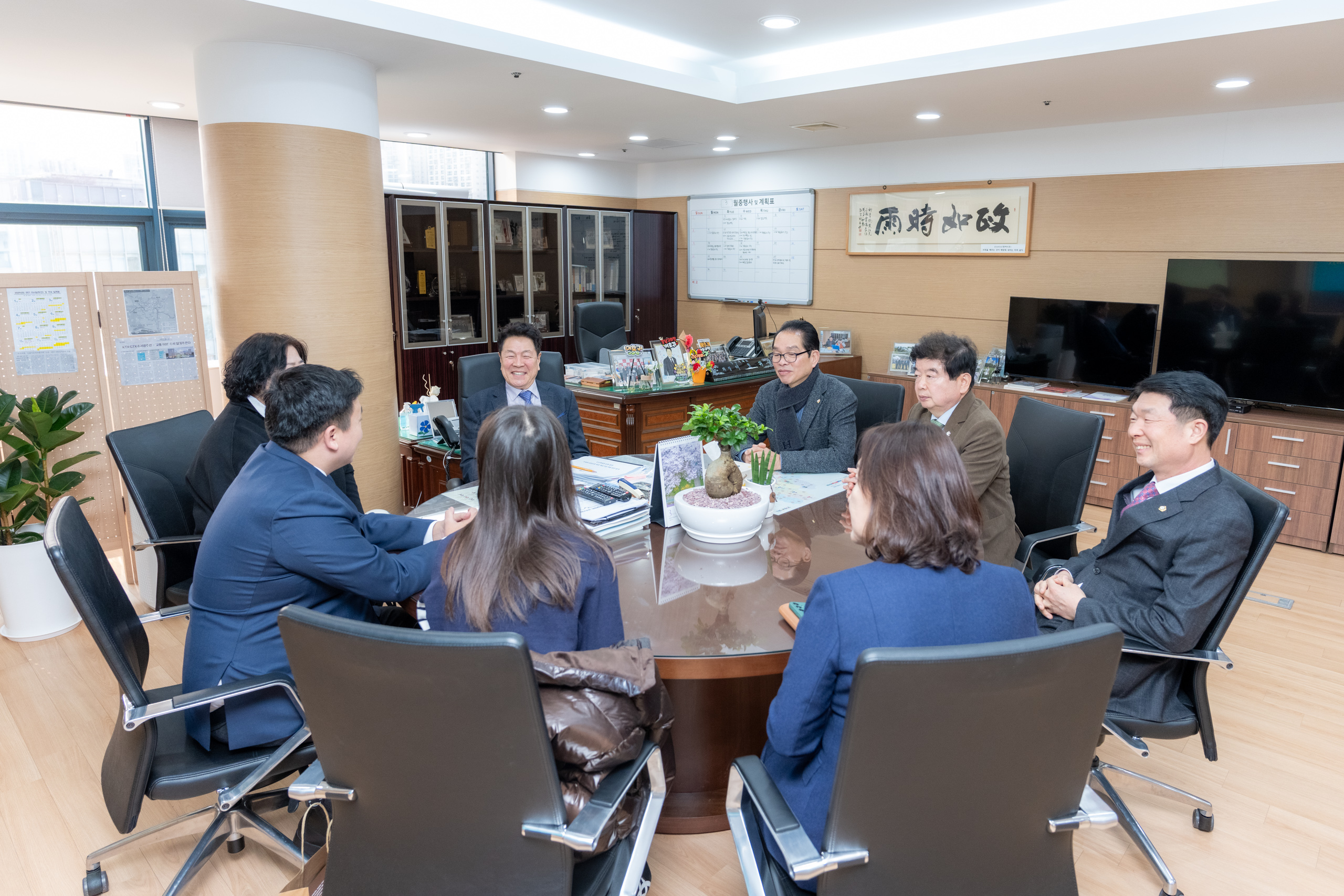 몽골 울란바토르시 항올구시민대표회의장 내방