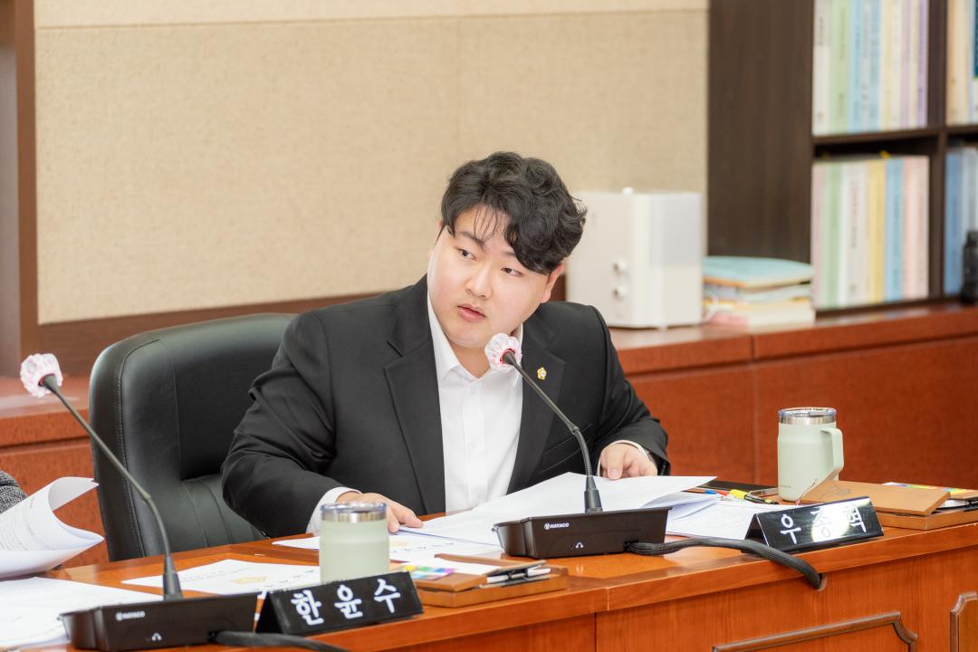 제317회 임시회 행정재경위원회 (12).jpg