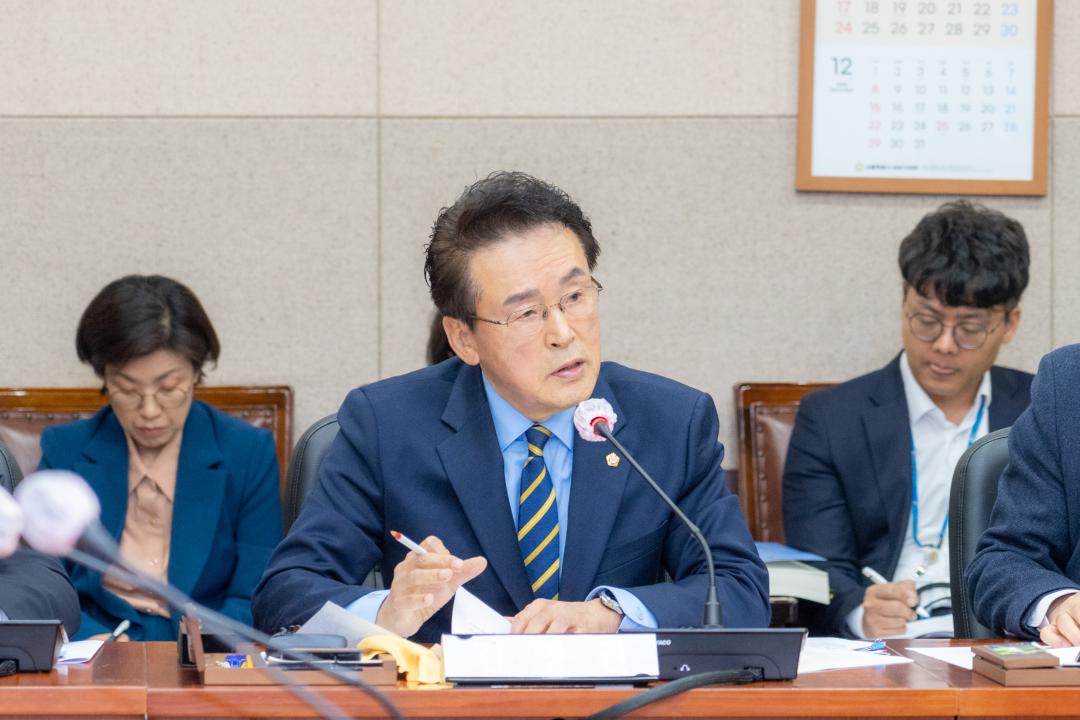 '제323회 제2차 정례회 경제도시위원회' 게시글의 사진(5) '제323회 정례회 경제도시위원회 (5).jpg'