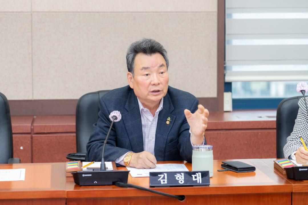 '제322회 임시회 폐회중 제2차 행정안전위원회' 게시글의 사진(6) '제322회 임시회 폐회중 제2차 행정안전위원회 (6).jpg'