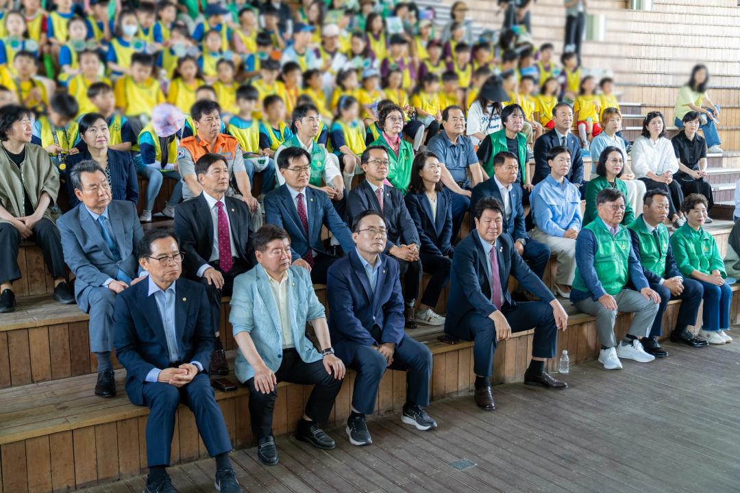 '2025년 새마을방역봉사대 발대식 및 어린이와 함께하는 양재천 정화행사' 게시글의 사진(11) '2025년 새마을방역봉사대 발대식 및 어린이와 함께하는 양재천 정화행사 (11).jpg'