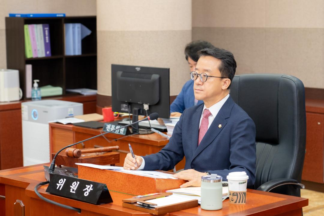 제328회 정례회 폐회중 제4차 강남미래전략추진 특별위원회 (21).jpg