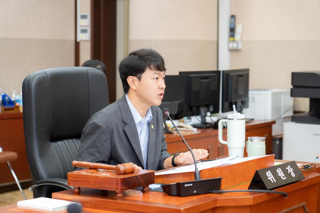 제328회 정례회 폐회중 제4차 강남미래전략추진 특별위원회 (5).jpg