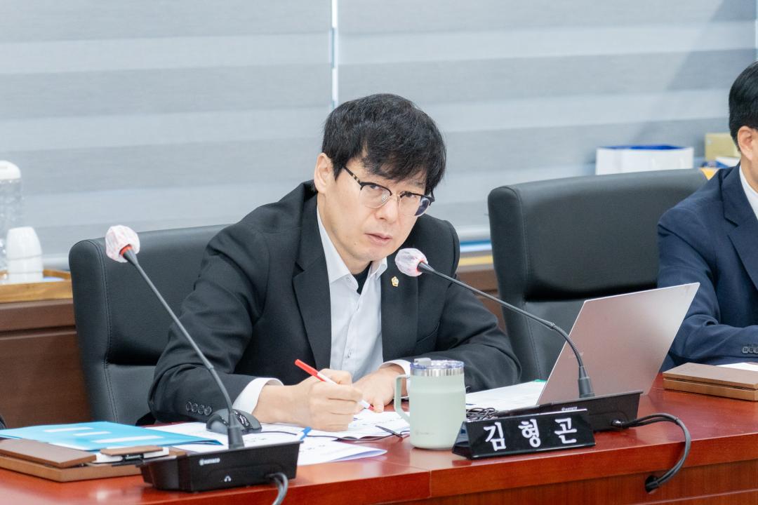 '제321회 임시회 복지문화위원회' 게시글의 사진(6) '제321회 임시회 복지문화위원회 (6).jpg'