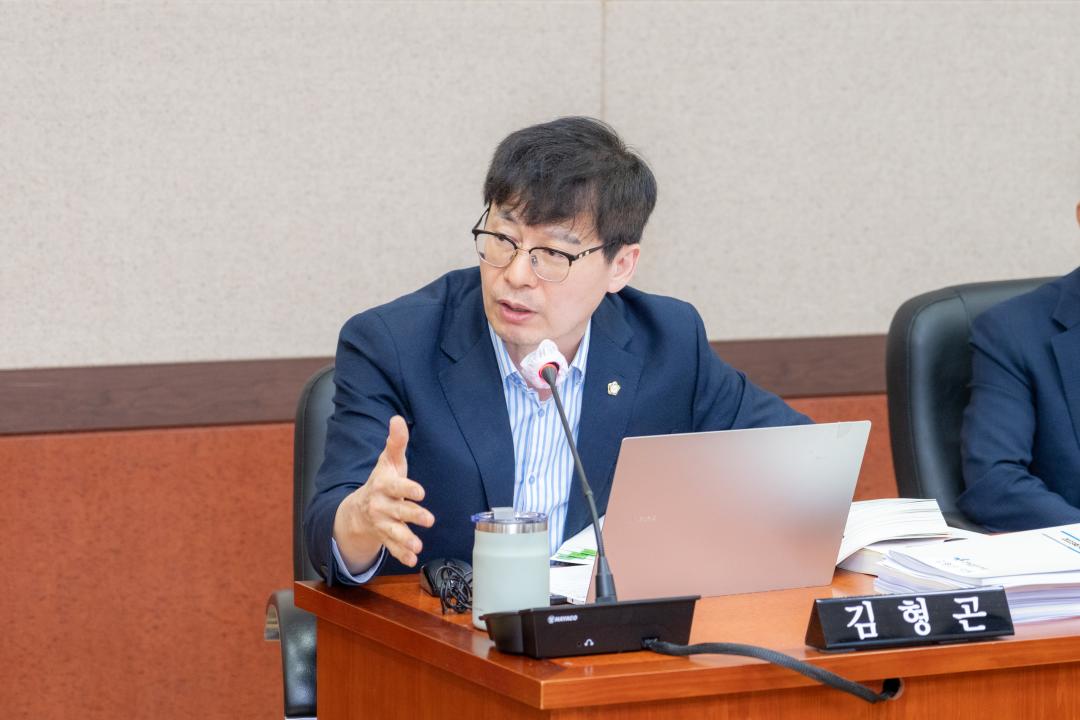 제319회 정례회 복지도시위원회 (11).jpg