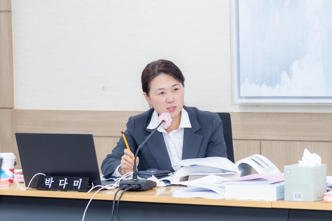 '행정사무감사(경제도시위원회)' 게시글의 사진(10) '행정사무감사(경제도시위원회) (10).jpg'