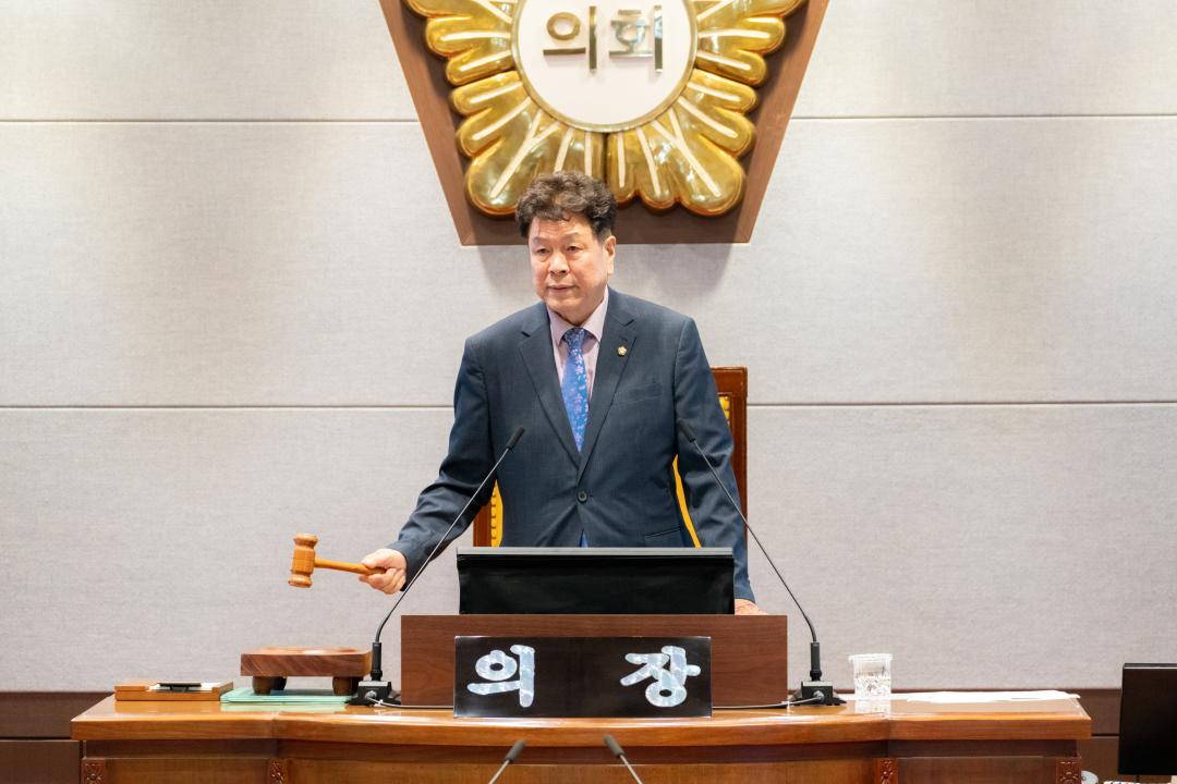 '제320회 임시회 제2차 본회의' 게시글의 사진(2) '제320회 임시회 제2차 본회의 (2).jpg'
