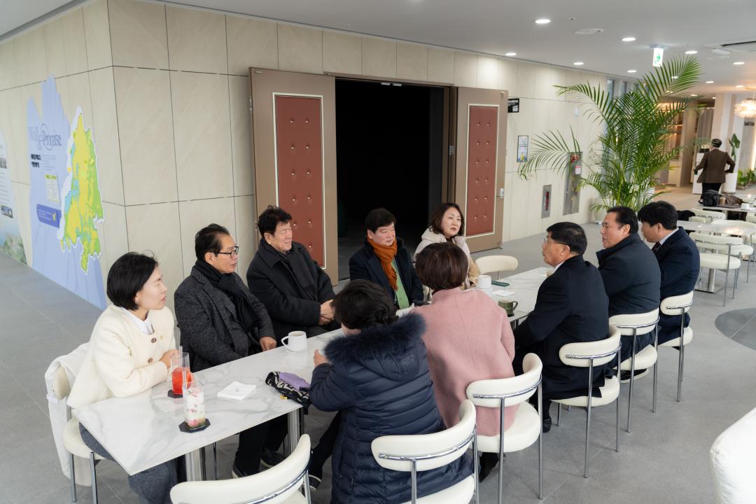 '연천군의회 친선결연 협약식' 게시글의 사진(45) '연천군의회 교류 협약식 (45).jpg'