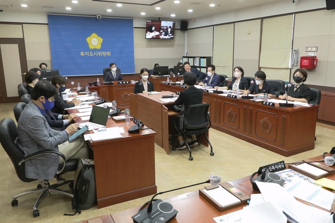 '제306회 제1차 정례회 복지도시위원회' 게시글의 사진(3) '0916_복지도시위원회 (3).jpg'