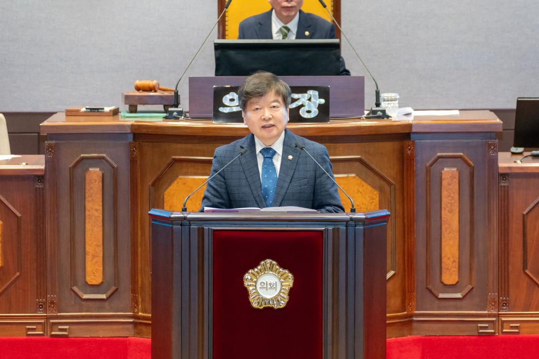 제323회 정례회 2차 본회의 (7).jpg