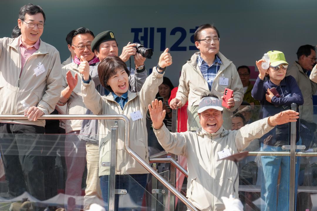 '제12회 강남구민화합축제' 게시글의 사진(17) '강남구민화합축제 (17).jpg' '제12회 강남구민화합축제' 게시글의 사진(17) '강남구민화합축제 (17).jpg'