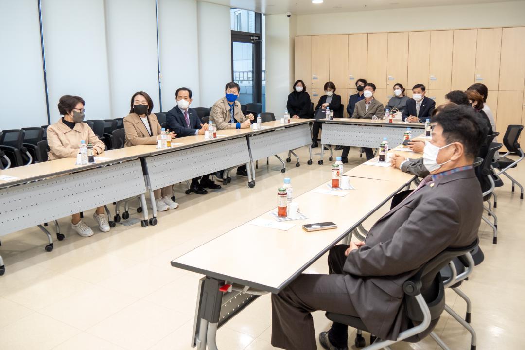 '제307회 임시회 복지도시위원회 현장방문' 게시글의 사진(1) 'P1053781.jpg'