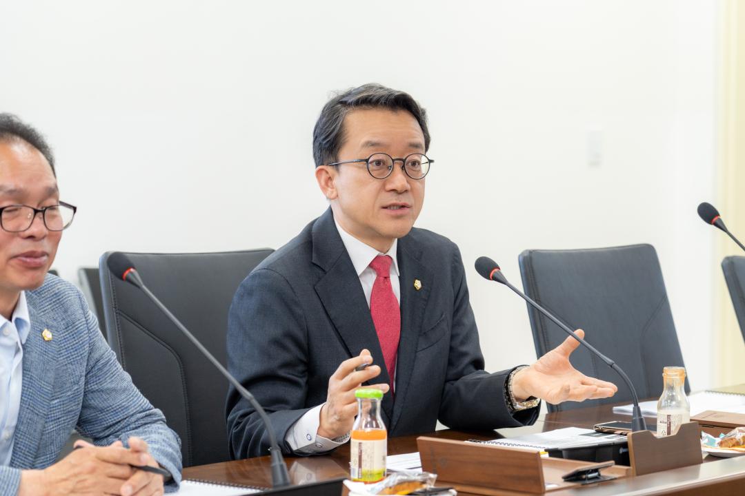 '의원연구 단체 중간 보고회(강남구 체육진흥 연구회)' 게시글의 사진(17) '의원연구 단체 중간 보고회(강남구 체육진흥 연구회) (17).jpg'