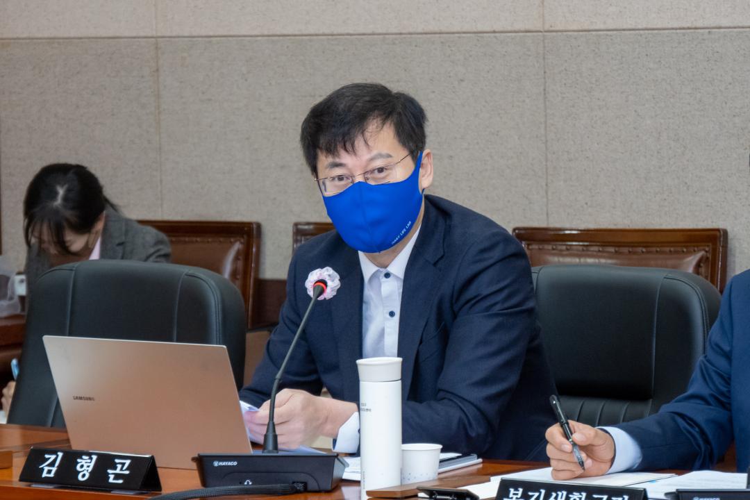 '제307회 임시회 복지도시위원회' 게시글의 사진(2) 'P1053333.jpg'