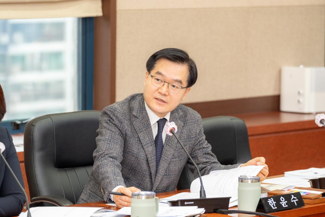 제317회 임시회 행정재경위원회 (16).jpg