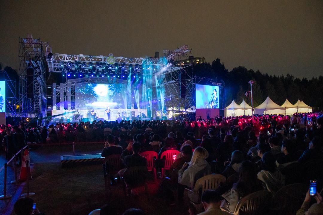 '2023 마루공원 그린콘서트' 게시글의 사진(10) 'a954b8f1b16ece4ac6af7ee9b9b90789d17b6c1fafddb50f558a4b6a4fc2ea07.jpg' '2023 마루공원 그린콘서트' 게시글의 사진(10) 'a954b8f1b16ece4ac6af7ee9b9b90789d17b6c1fafddb50f558a4b6a4fc2ea07.jpg'