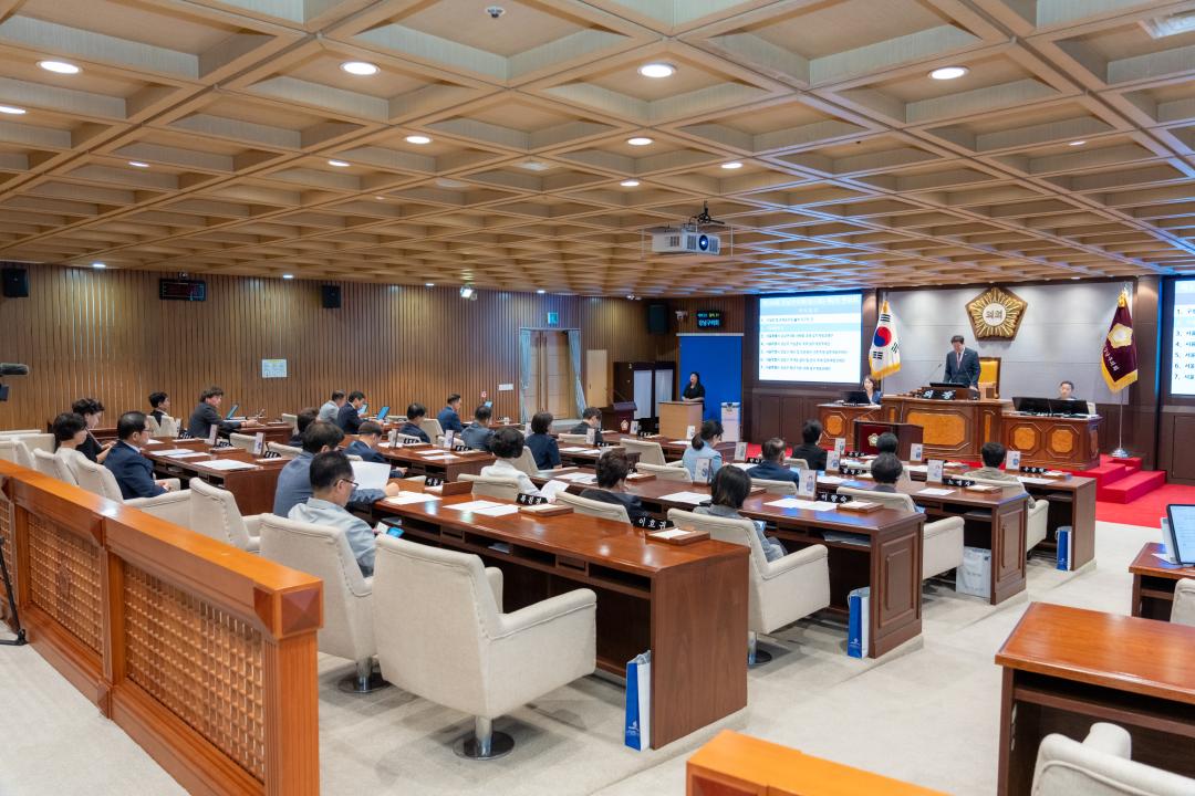 '제334회 임시회 제2차 본회의' 게시글의 사진(1) '제334회 임시회 제2차 본회의 (1).jpg'