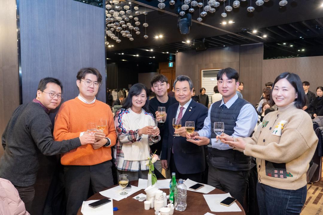 2023 강남구의회 송년회 (22).jpg