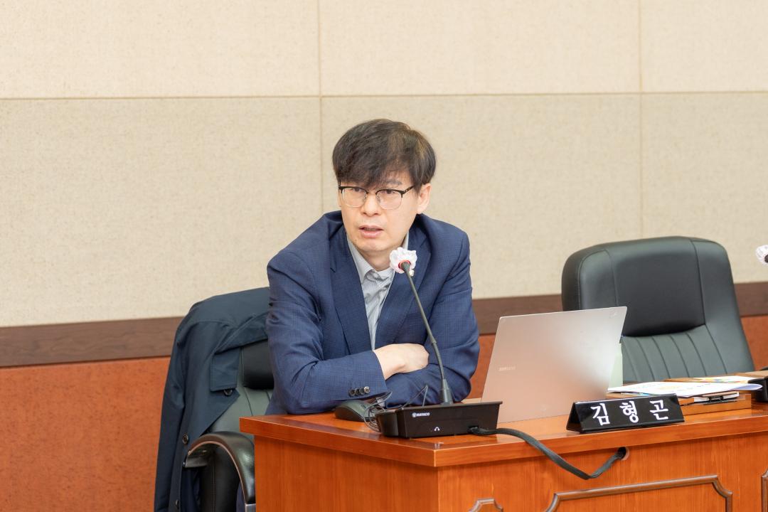 '제317회 임시회 복지도시위원회' 게시글의 사진(5) '제317회 임시회 복지도시위원회 (5).jpg'