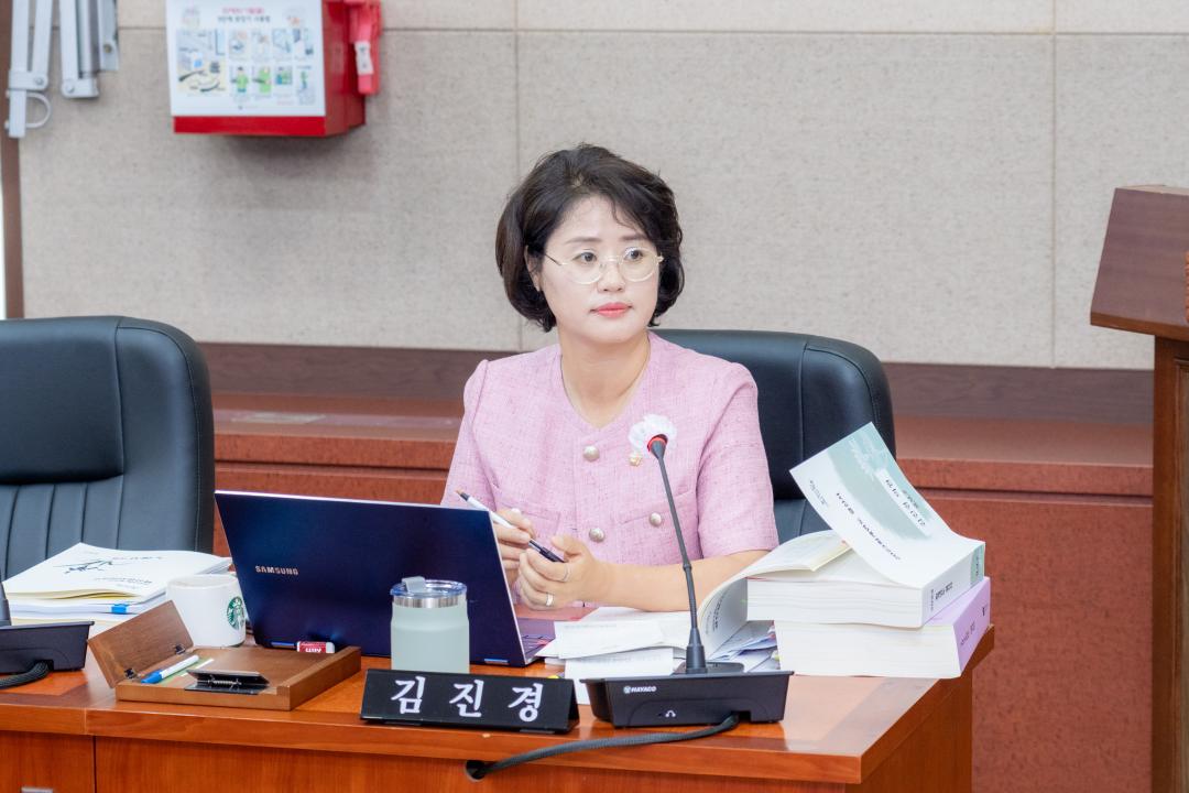 제319회 정례회 복지도시위원회 (13).jpg