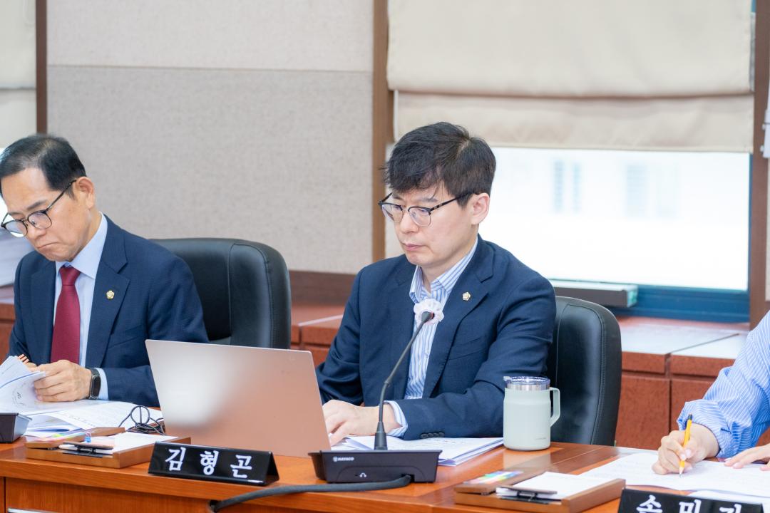 '제319회 제1차 정례회 제1차 운영위원회' 게시글의 사진(10) '제319회 정례회 제1차 운영위원회 (10).jpg'