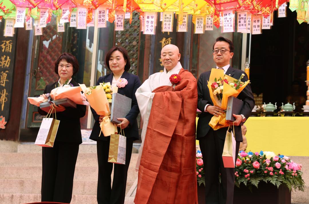 '2025년 부처님 오신 날 봉축법요식' 게시글의 사진(46) 'ReSize_단체사진.jpg'