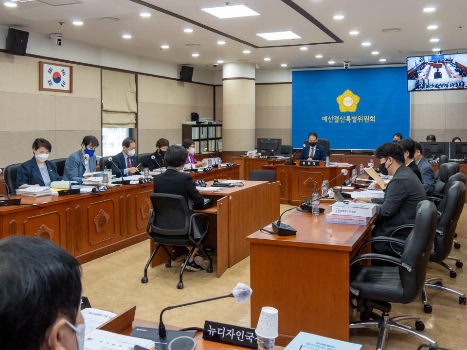 '제306회 제1차 정례회 예산결산특별위원회' 게시글의 사진(2) 'P1051699.jpg'