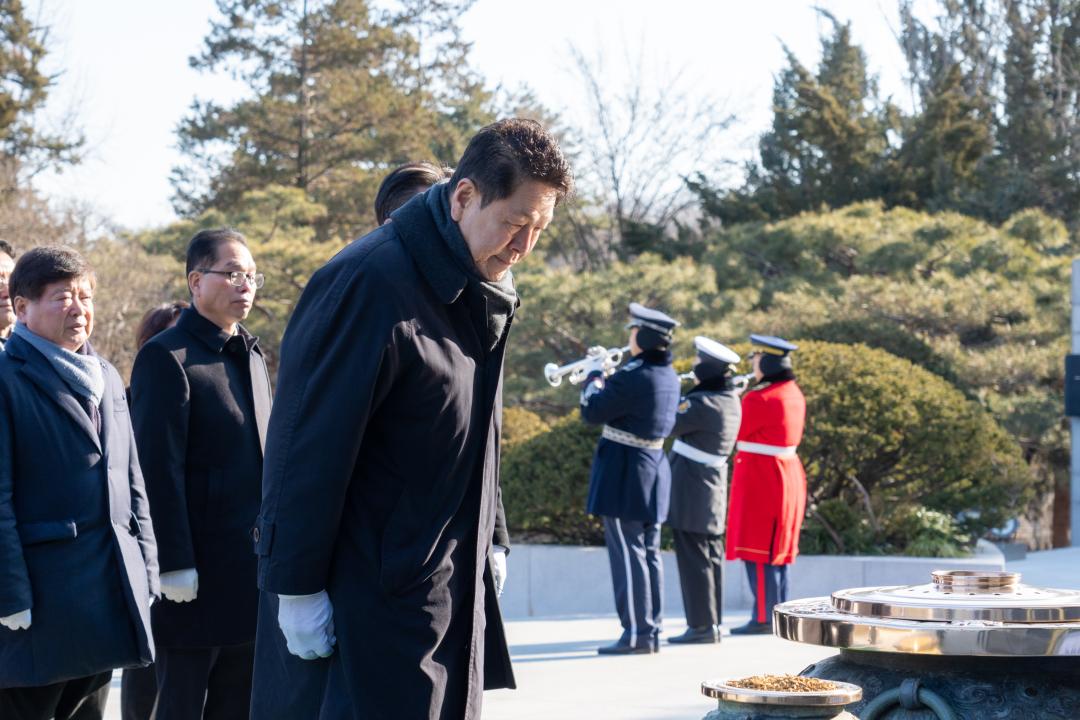 '2025 강남구의회 의원 국립현충원 참배' 게시글의 사진(4) '2025 강남구의회 의원 국립현충원 참배 (4).jpg'