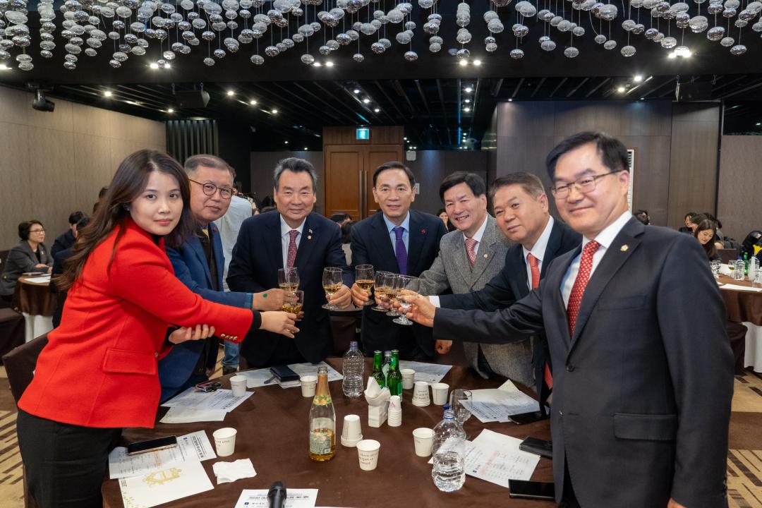 2023 강남구의회 송년회 (14).jpg