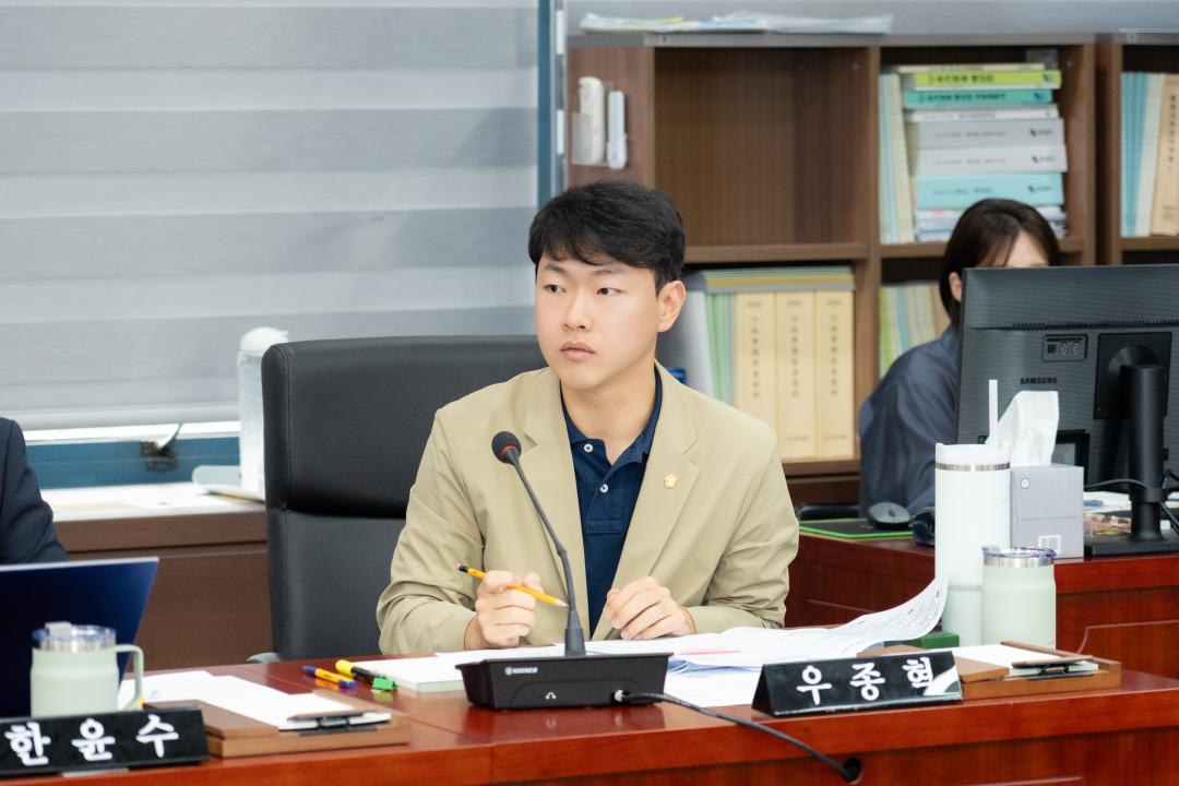 '제330회 임시회 복지문화위원회' 게시글의 사진(9) '제330회 임시회 복지문화위원회 (9).jpg'