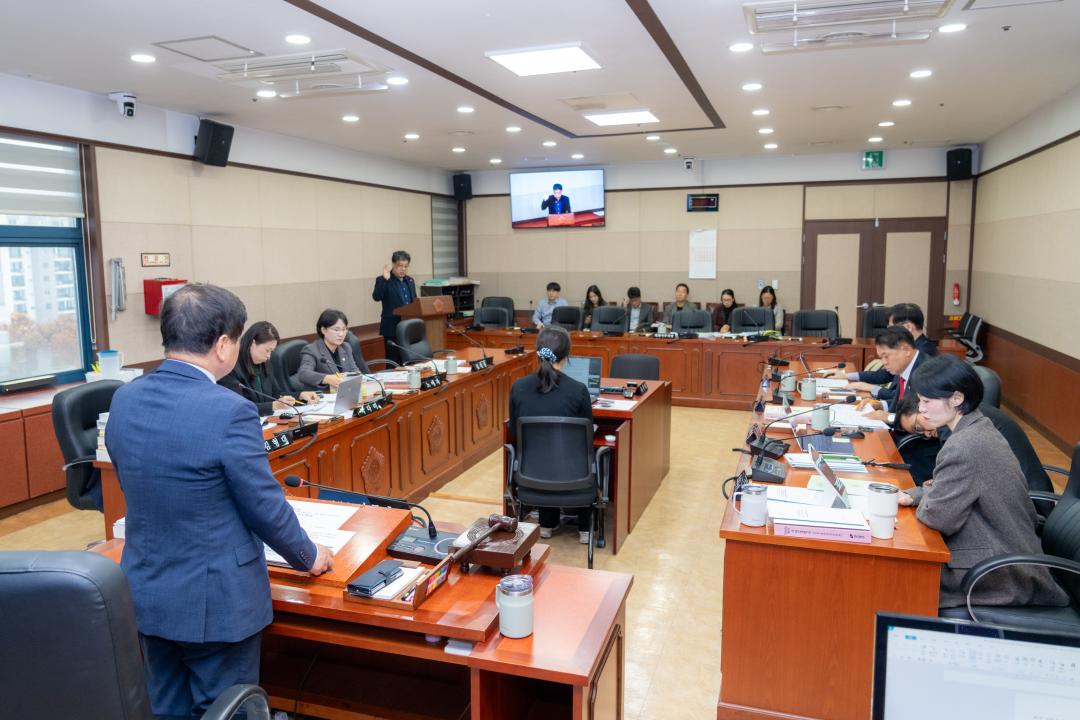 '2025 행정사무감사(운영위원회)' 게시글의 사진(3) '제331회 정례회 제1차 운영위원회 (3).jpg'