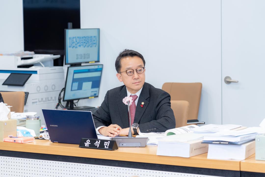 '행정사무감사(복지문화위원회)' 게시글의 사진(12) '행정사무감사(복지문화위원회) (12).jpg'