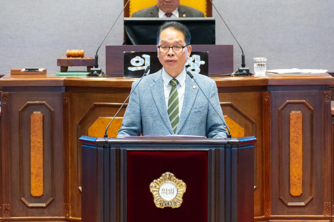 '제322회 임시회 제2차 본회의' 게시글의 사진(13) '제322회 임시회 제2차 본회의 (13).jpg'