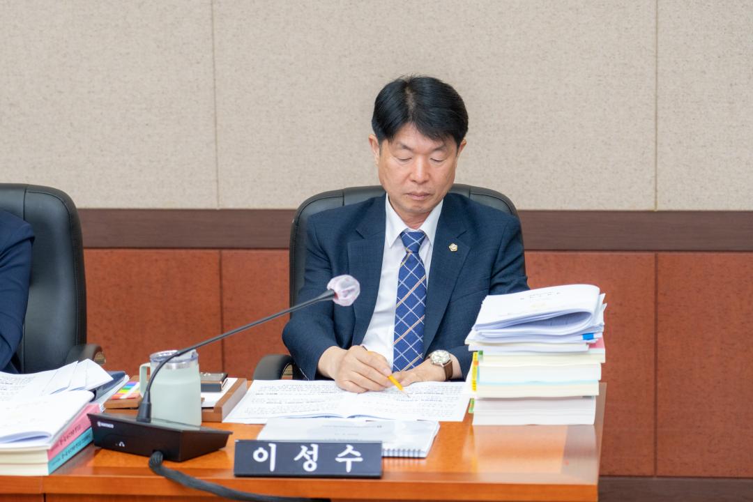 제319회 정례회 복지도시위원회 (5).jpg