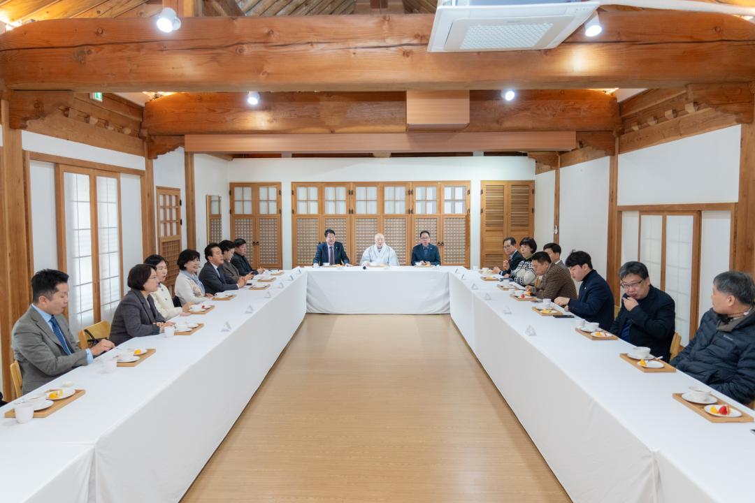 '봉은사 주지스님 점심 공양' 게시글의 사진(1) '봉은사 주지스님 점심 공양 (1).jpg'