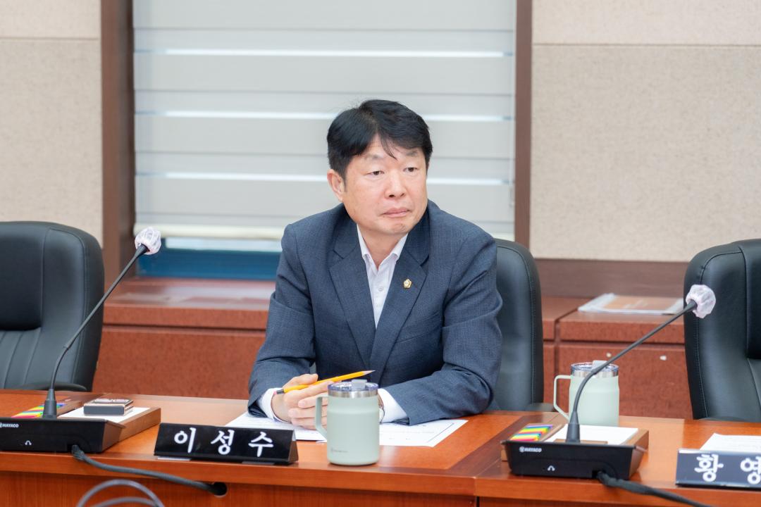 제322회 임시회 폐회중 제2차 행정안전위원회 (8).jpg