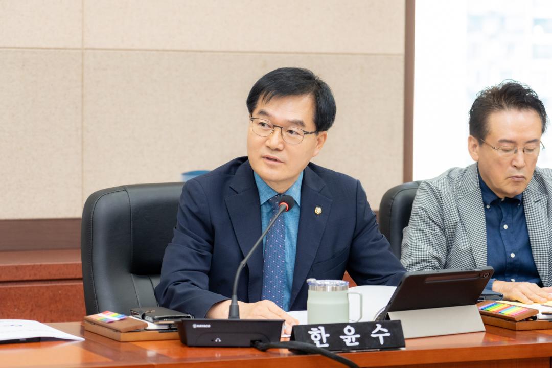 제328회 정례회 폐회중 제4차 강남미래전략추진 특별위원회 (18).jpg