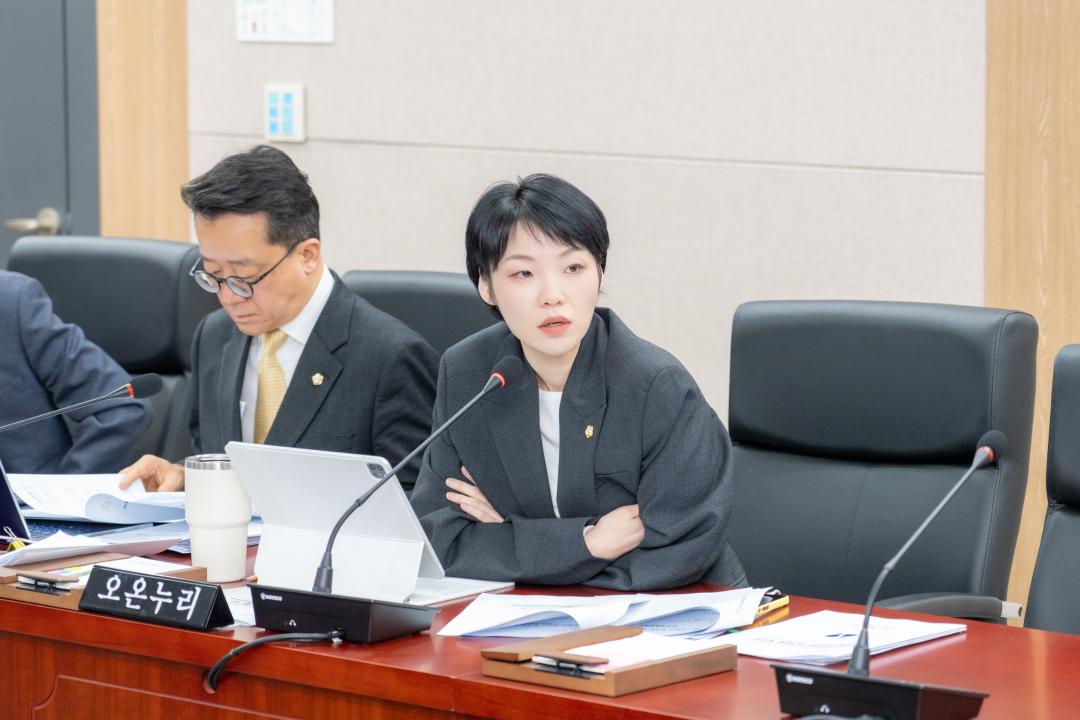 '제332회 임시회 복지문화위원회' 게시글의 사진(15) '제332회 임시회 복지문화위원회 (15).jpg'