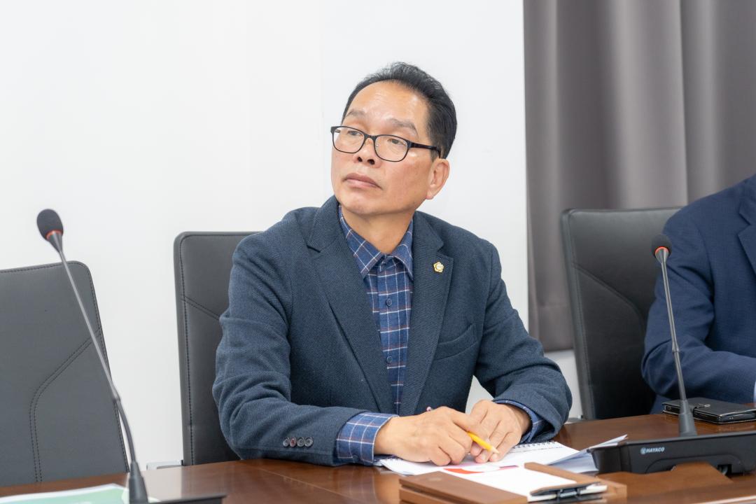 의원연구단체 연구용역 중간보고회(강남구 마약류 및 유해 약물 근절 대책 연구) (6).jpg