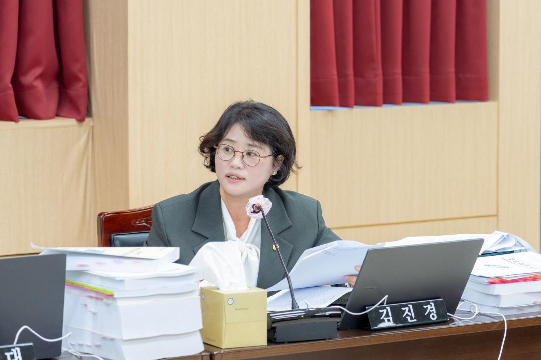 행정사무감사(행정안전위원회) (7).jpg