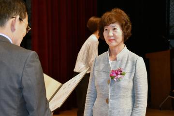 제8대 강남구의회의원 당선증 교부