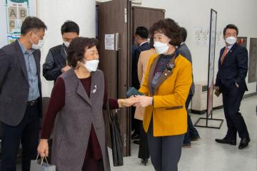 노인의 날 기념 축제 참석