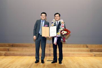 제8대 강남구의회의원 당선증 교부