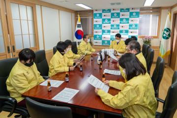 선별검사소 현장근무자 격려 방문