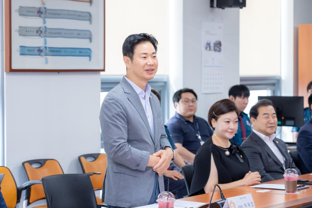 주요 치안현안에 대해 발언하고 있는 이재진 강남구의장